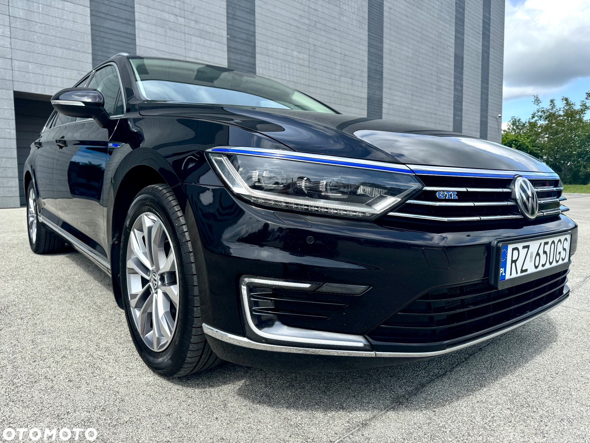 Volkswagen Passat - 12