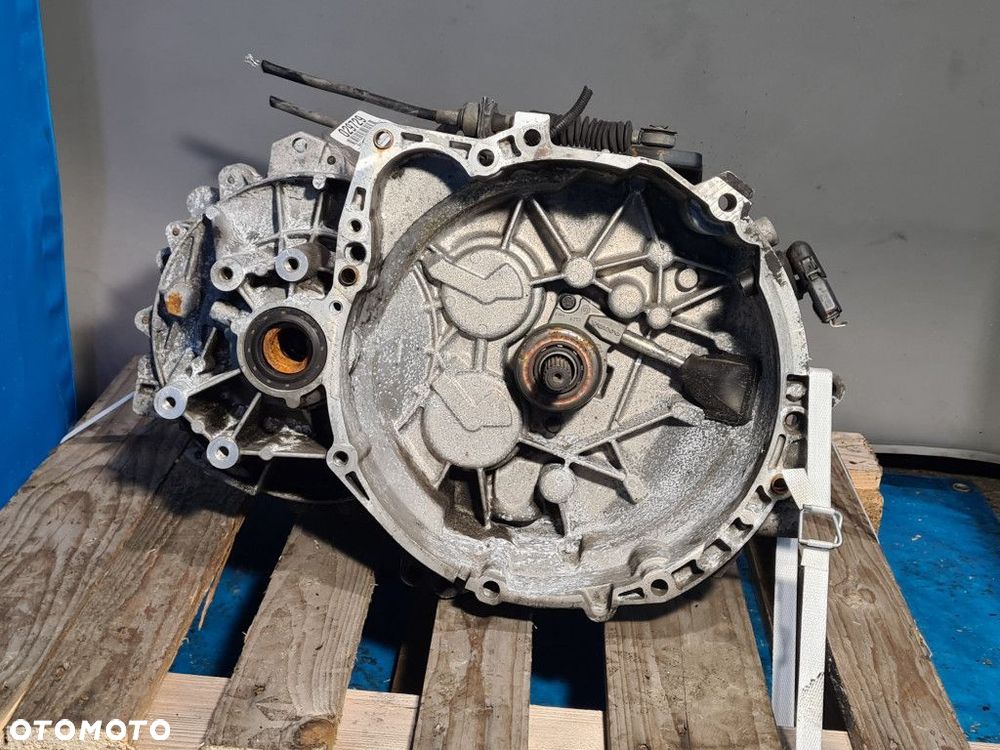 SKRZYNIA BIEGÓW MANUALNA VOLVO V40 S40 1.9D - 5