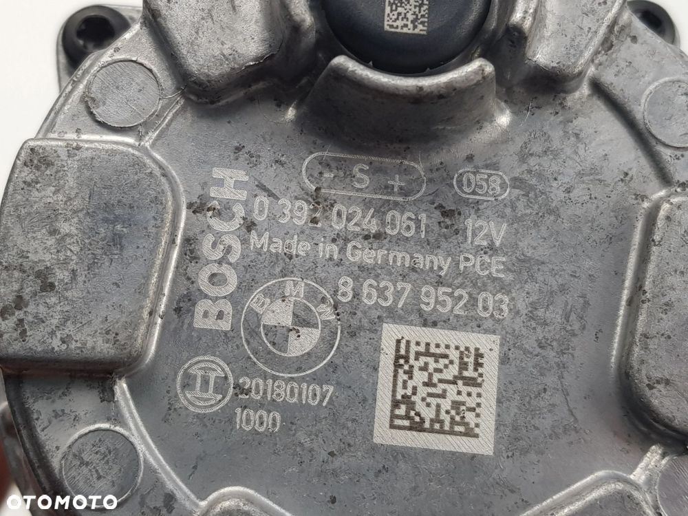 Dodatkowa Pompa Pompka wody BMW G11 G30 B57 3.0d 8637952 - 8