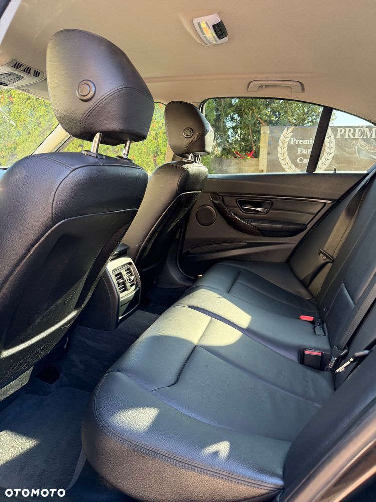 BMW Seria 3 320d Efficient Dynamic Edition Luxury Line - 25