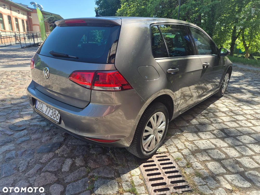 Volkswagen Golf 1.6 TDI BlueMotion Technology DSG Lounge - 4