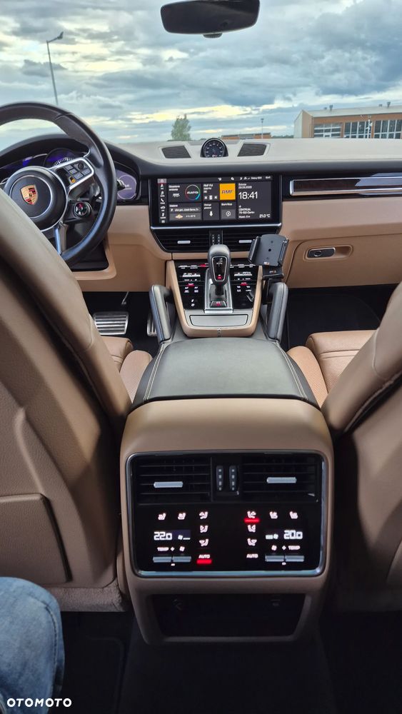 Porsche Cayenne S - 20
