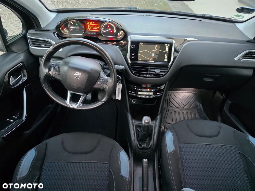 Peugeot 208 1.2 VTi Allure - 6
