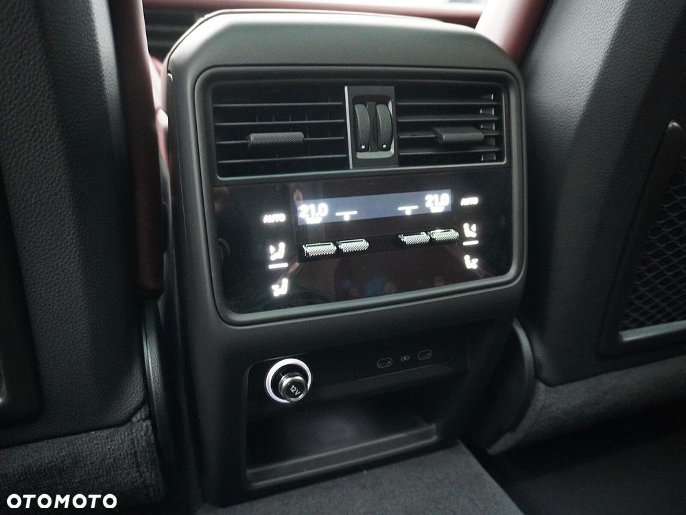 Porsche Cayenne E-Hybrid PHEV Black Edition - 34