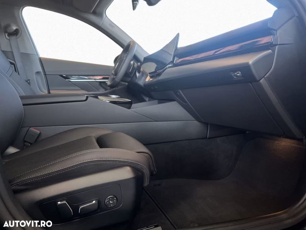 BMW Seria 5 520d Aut. - 9