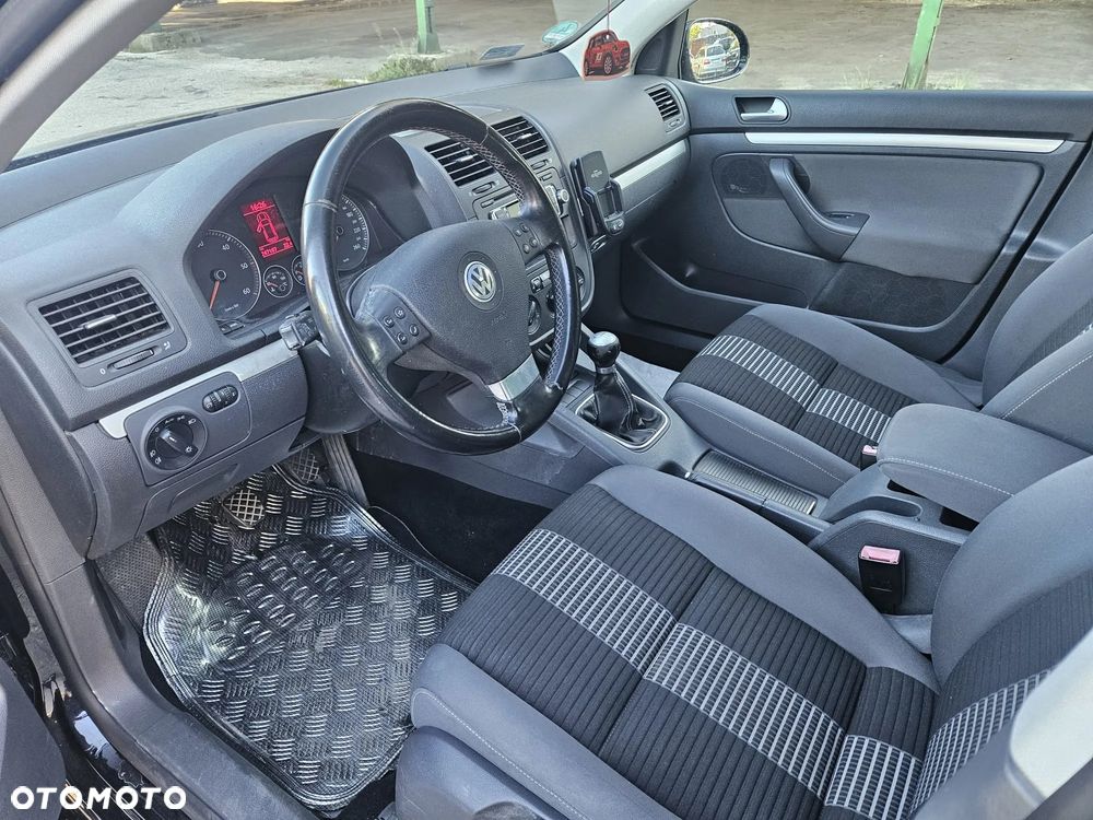 Volkswagen Golf - 8