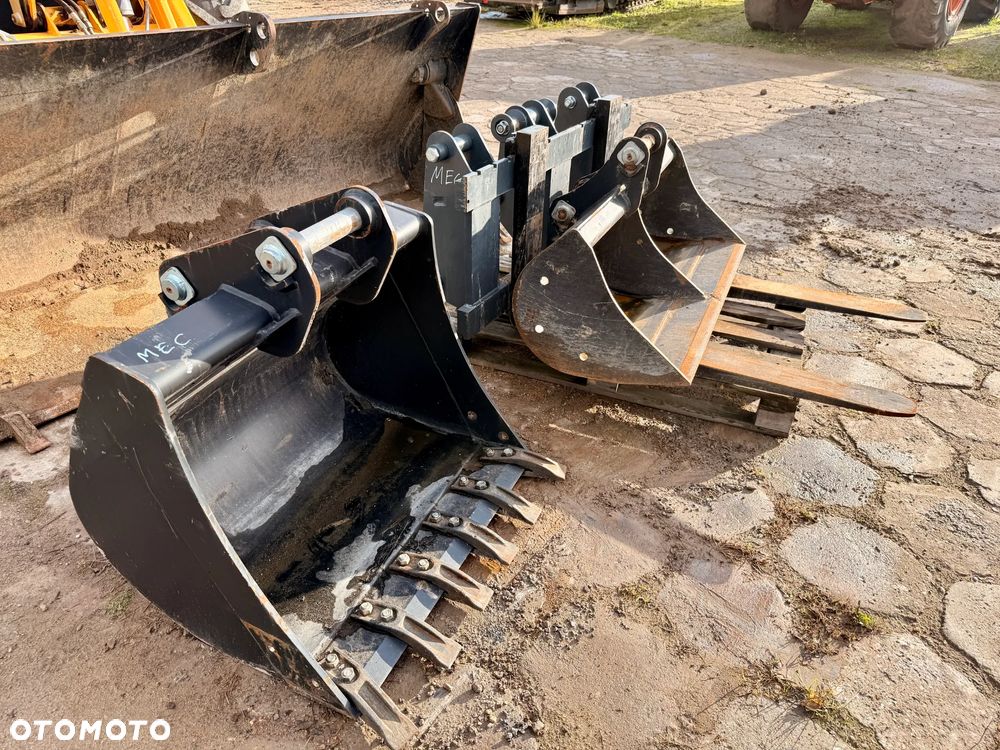 Terex koparko - ładowarka MECALAC TLB980, równe skrętne koła, jak NOWA - 25