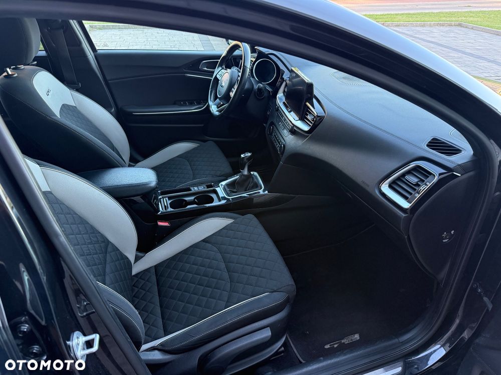Kia ProCeed 1.4 T-GDI GT Line - 18