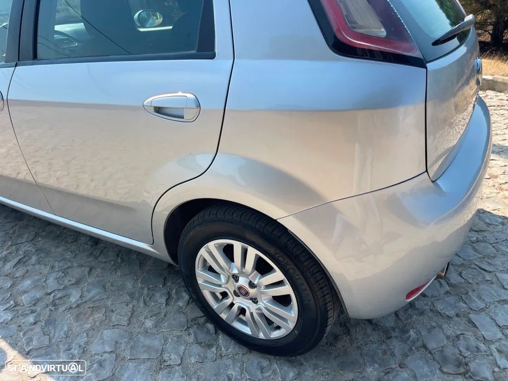 Fiat Punto 1.3 M-Jet Lounge S&S - 12