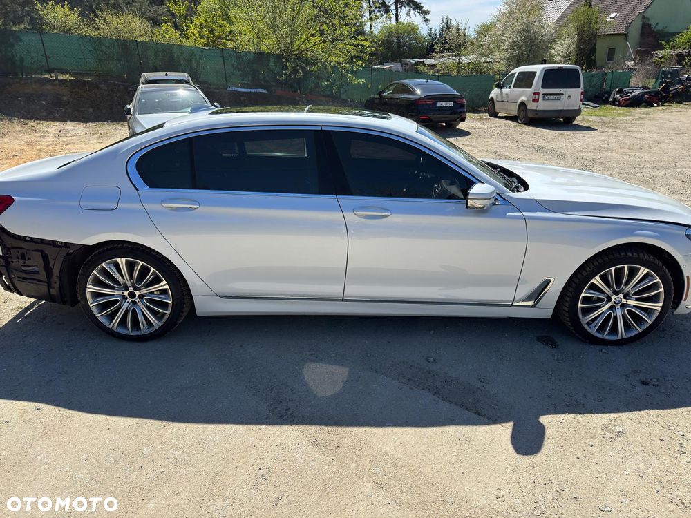 BMW Seria 7 750i xDrive Edition Exclusive - 39