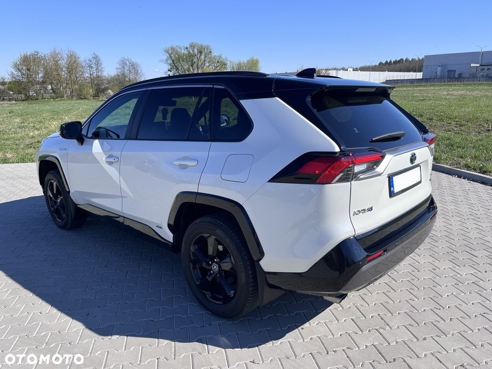Toyota RAV4 - 11