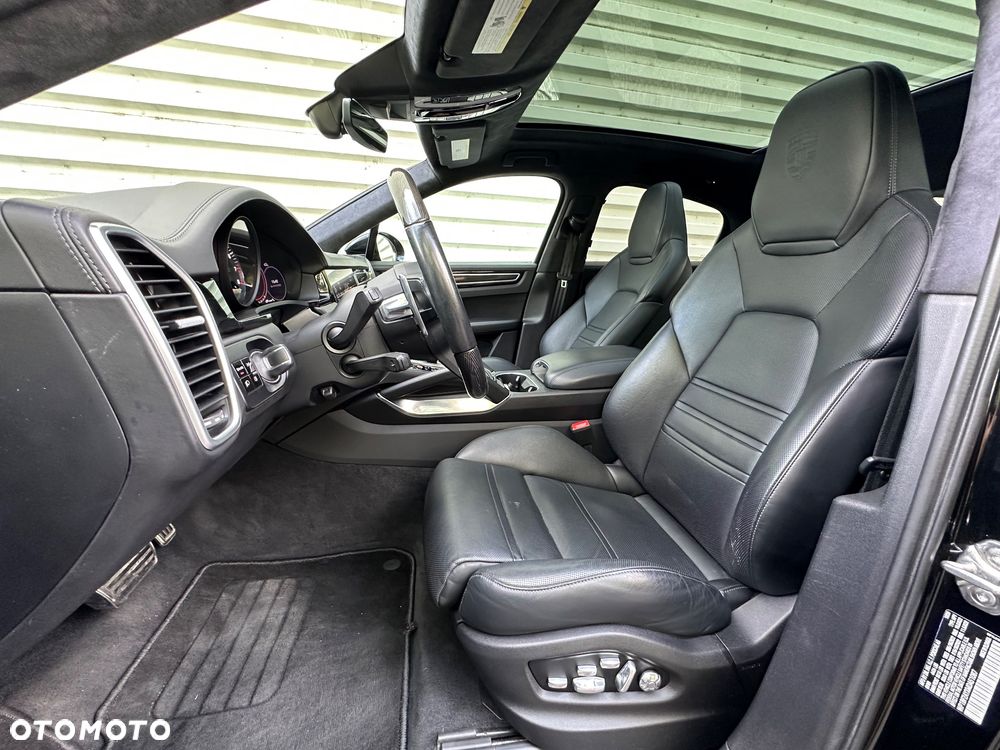 Porsche Cayenne Turbo Tiptronic S - 12