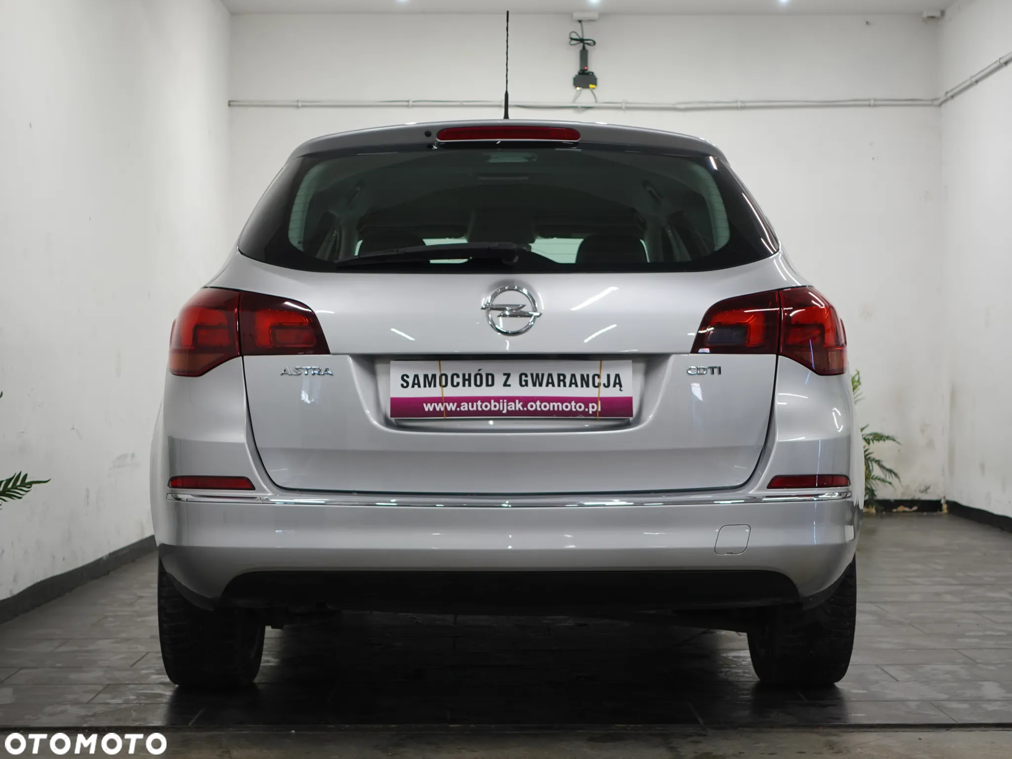 Opel Astra IV 1.6 CDTI Cosmo - 8