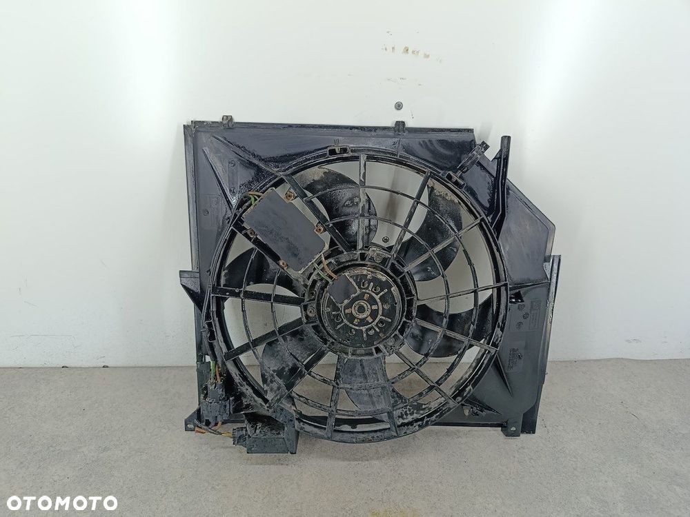 WENTYLATOR CHŁODNICY BMW 3 E46 1559954.38 0130303827  BOSCH 1.9 8V - 8