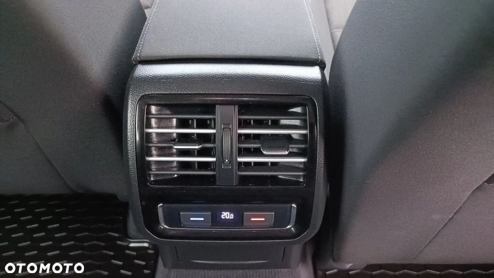 Volkswagen Passat 2.0 TDI DSG (BlueMotion Technology) Comfortline - 21