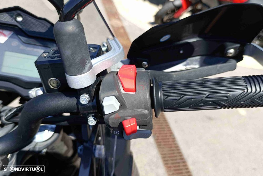 Benelli TRK 502 - 11