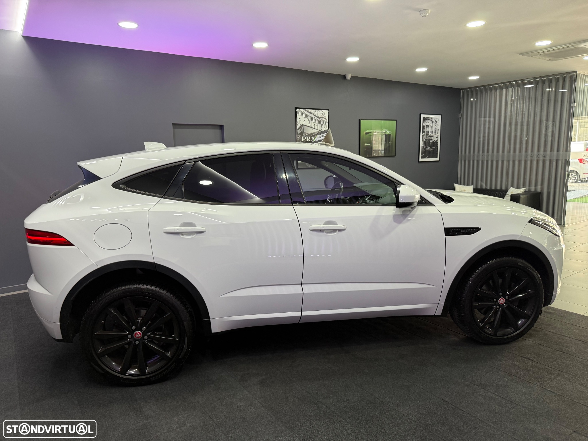 Jaguar E-Pace 2.0 i4D R-Dynamic HSE AWD Aut. - 12