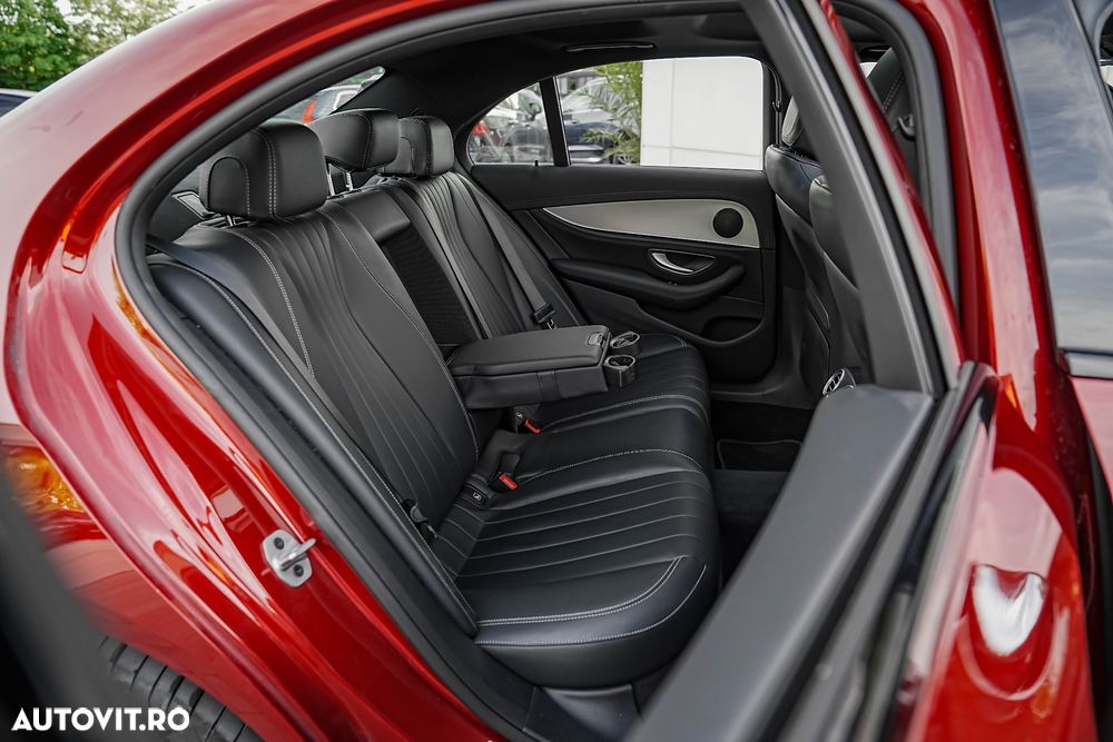 Mercedes-Benz E 300 4MATIC 9G-TRONIC AMG Line - 25