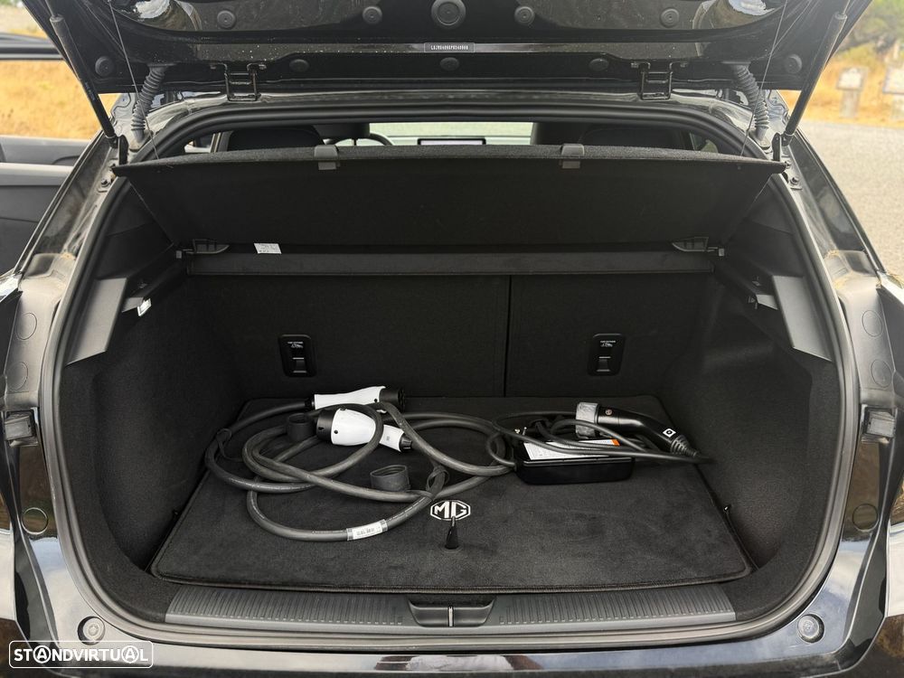 MG MG4 64 kWh Luxury - 12