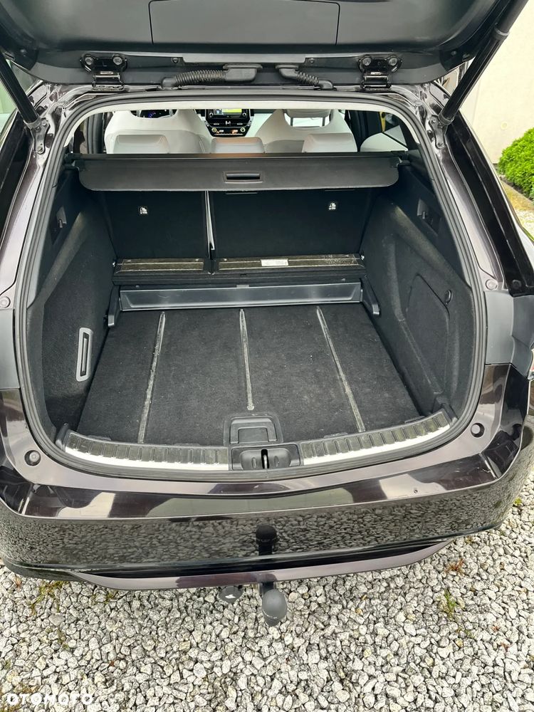 Toyota Corolla 2.0 Hybrid Executive - 10