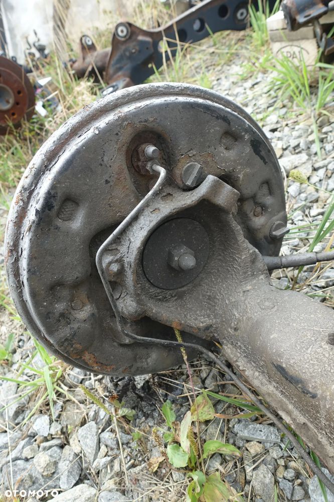 WAHACZ BĘBNY  PRAWY TYŁ VW T4 - 2