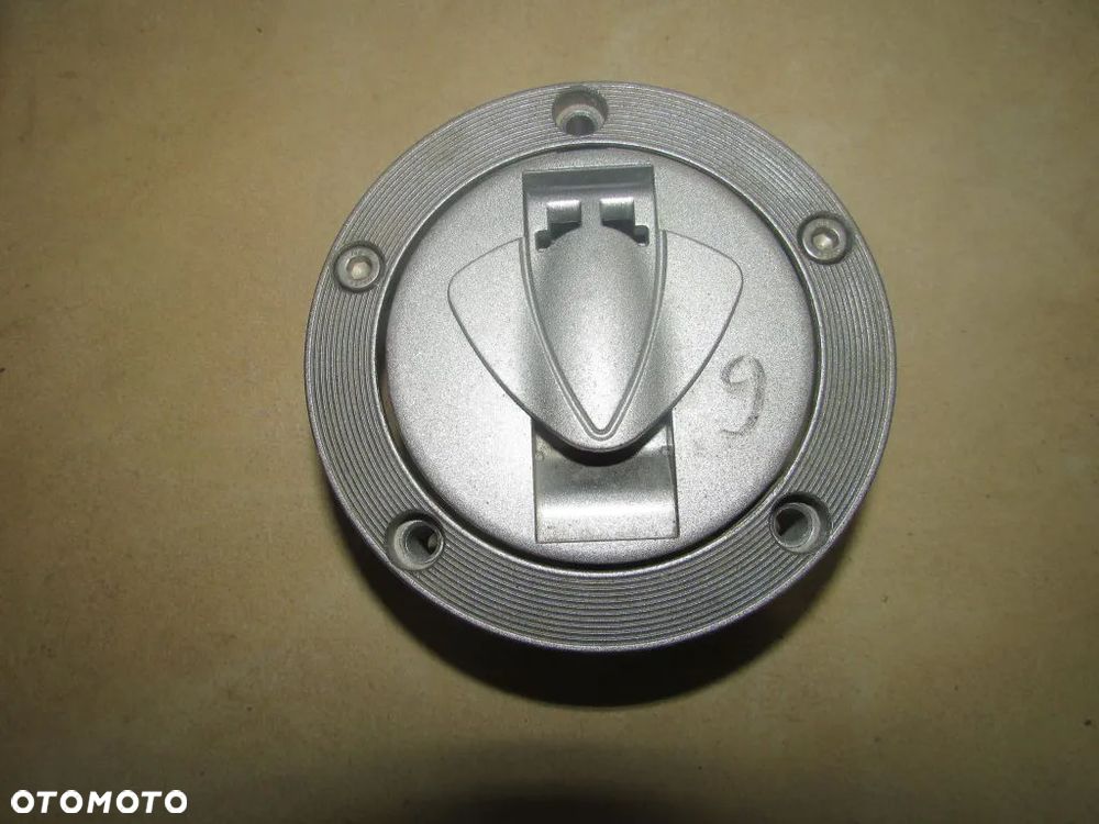 Ducati Benelli korek wlew paliwa - 1