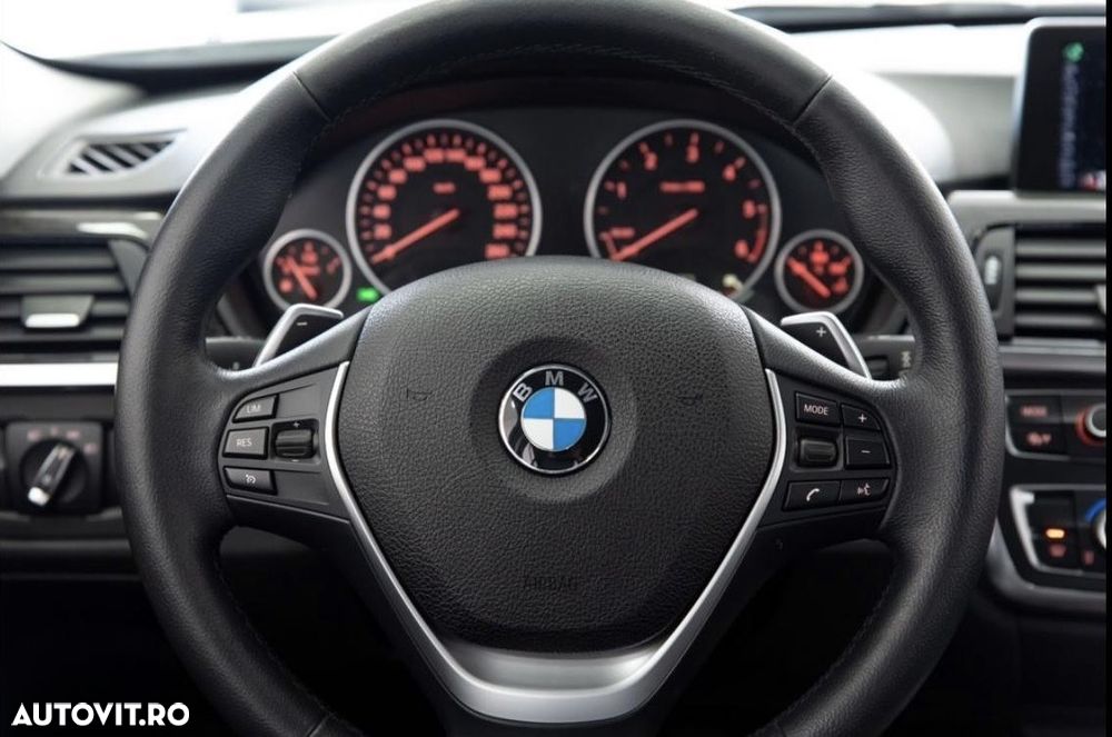 BMW Seria 3 320d Aut. Luxury Line - 12