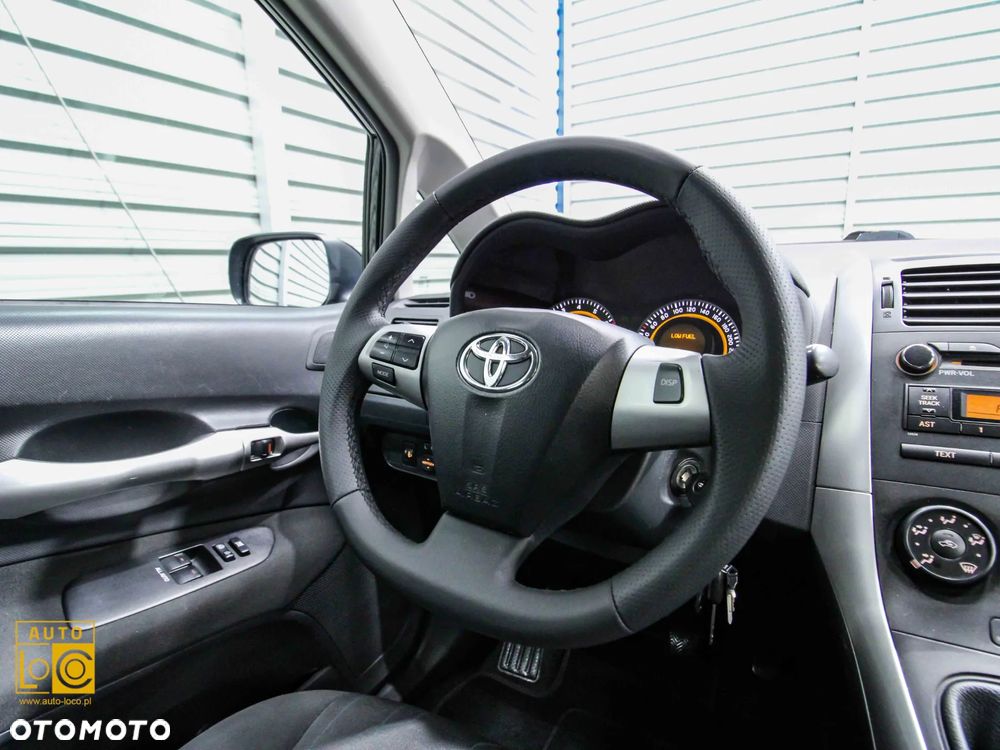Toyota Auris 1.33 VVT-i Terra - 19