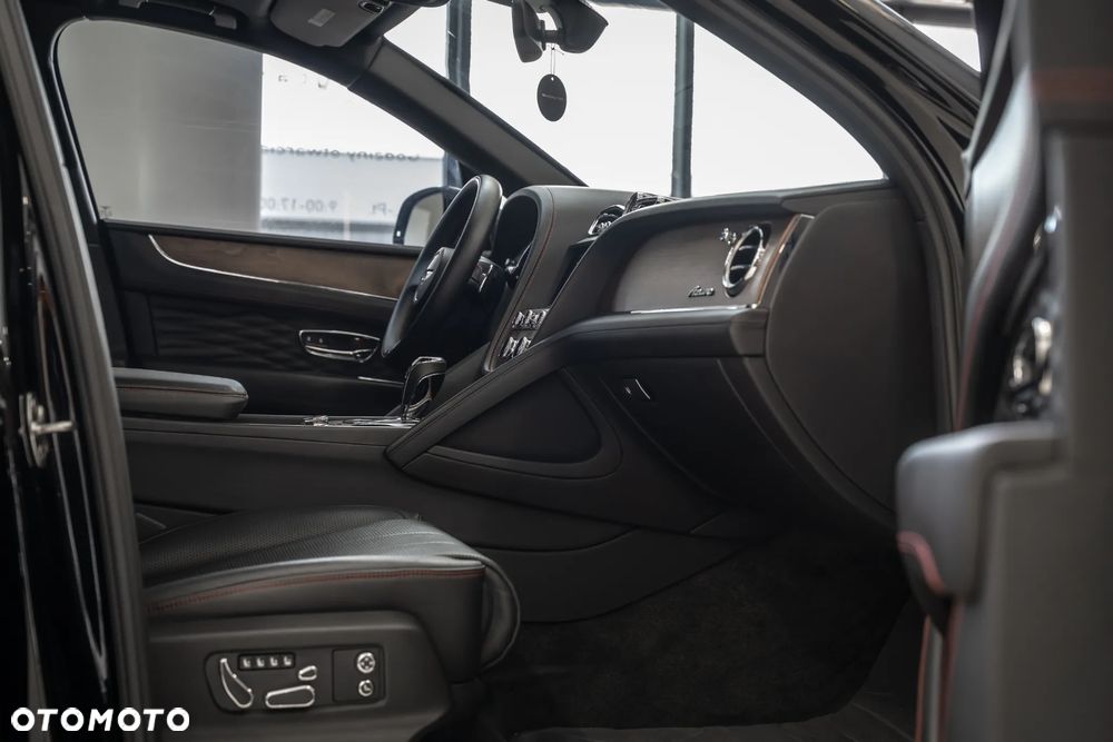 Bentley Bentayga W12 Mulliner - 38
