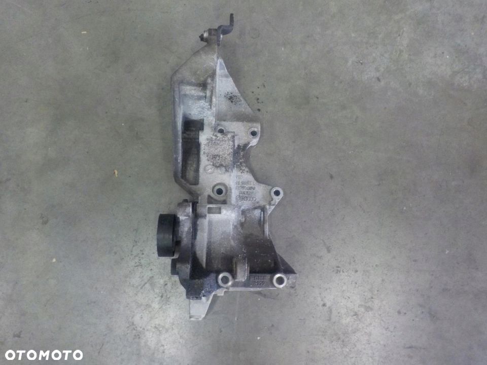 VW T5 2.0 TDI ŁAPA UCHWYT SILNIKA 03L903143C - 1
