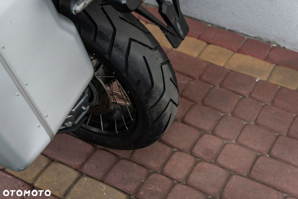 Honda VFR - 10
