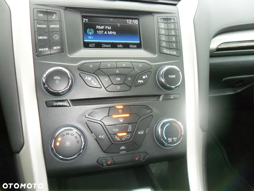 Ford Mondeo 2.0 EcoBoost Titanium - 36