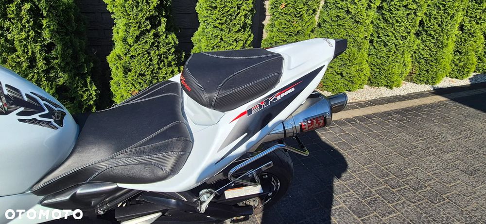 Suzuki GSX - 5