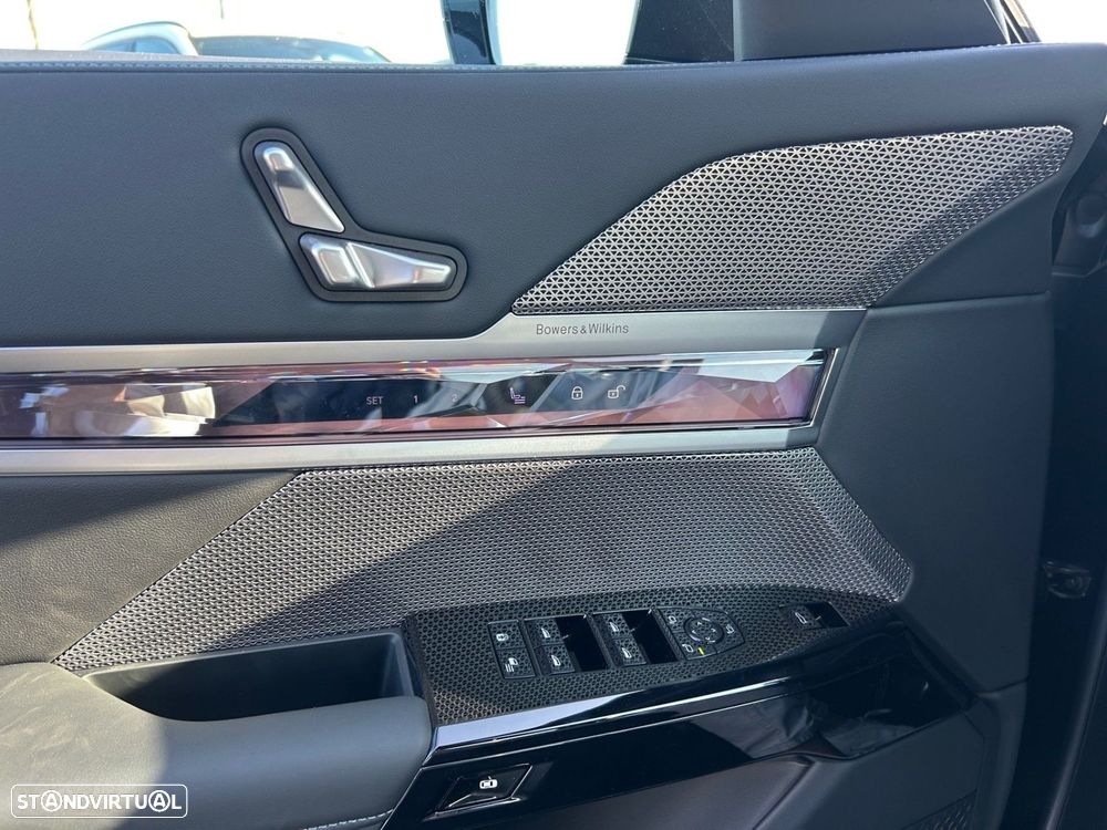 BMW i7 eDrive50 Pack Desportivo M - 13