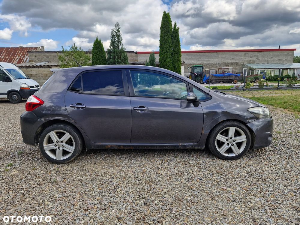 Toyota Auris 1.4 D-4D Premium - 3