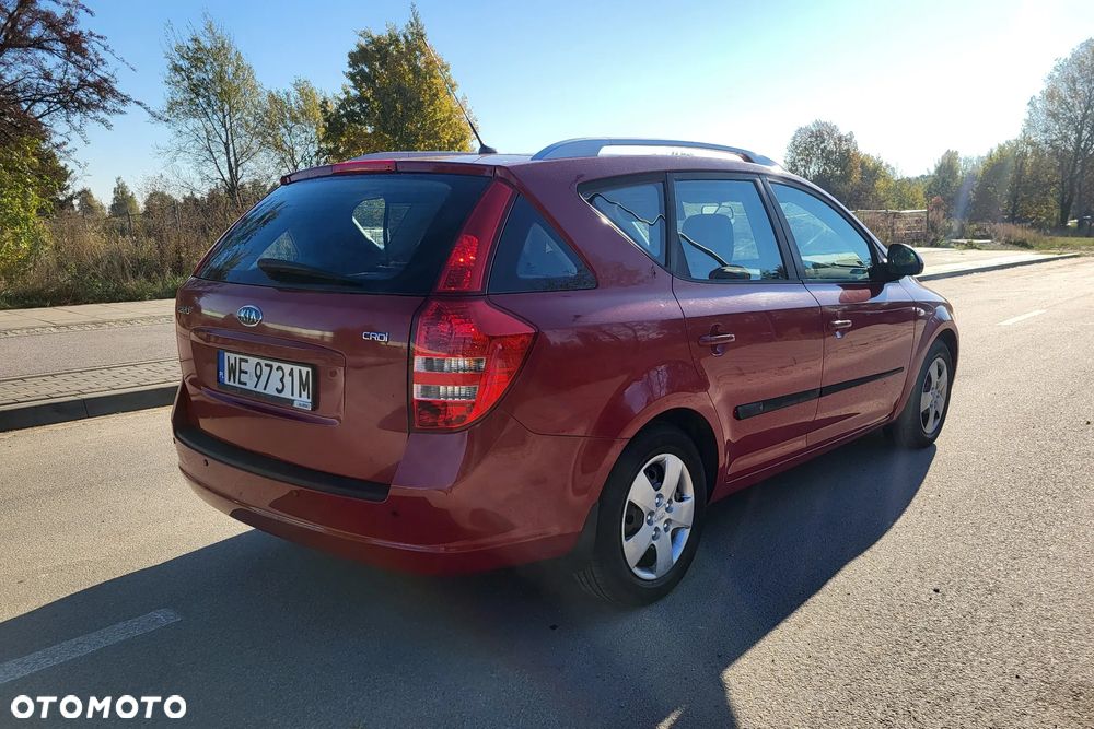 Kia Ceed - 9