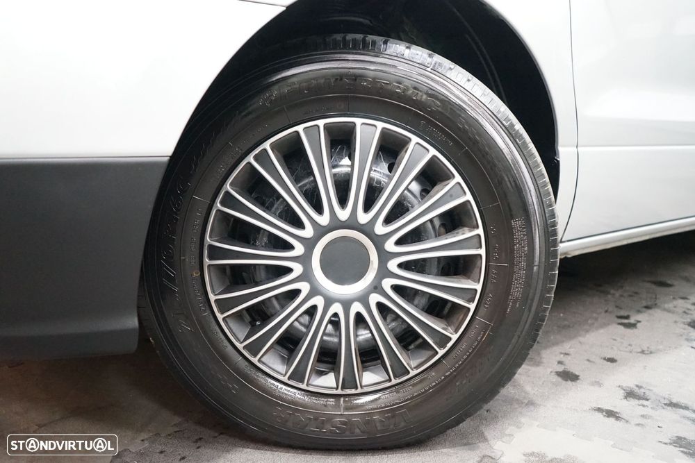 Hyundai H-1 2.5 CRDi Travel Comfort - 9