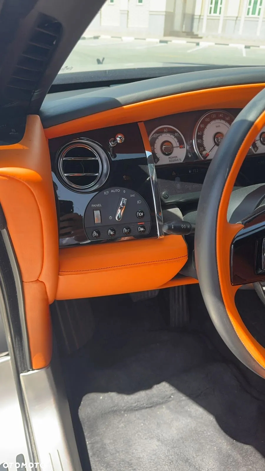 Rolls-Royce Wraith - 24