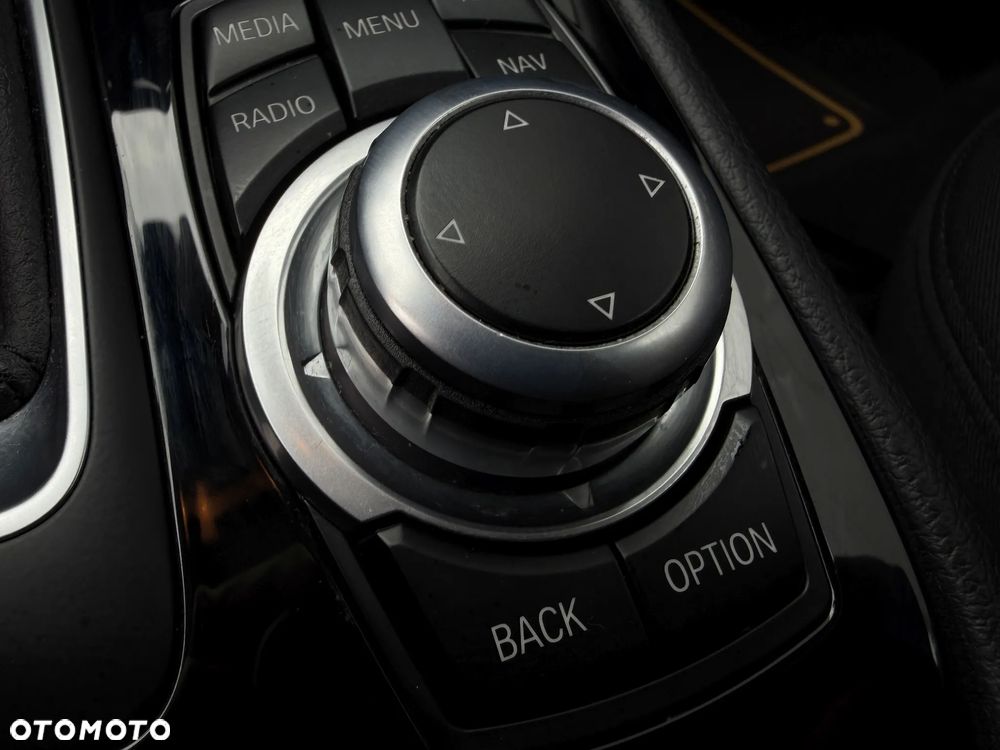 BMW Seria 2 218d Sport-Aut Advantage - 29