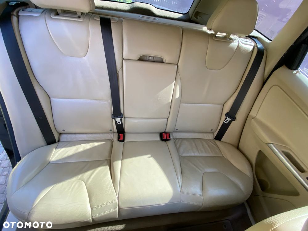 Volvo XC 60 D5 AWD Summum - 8