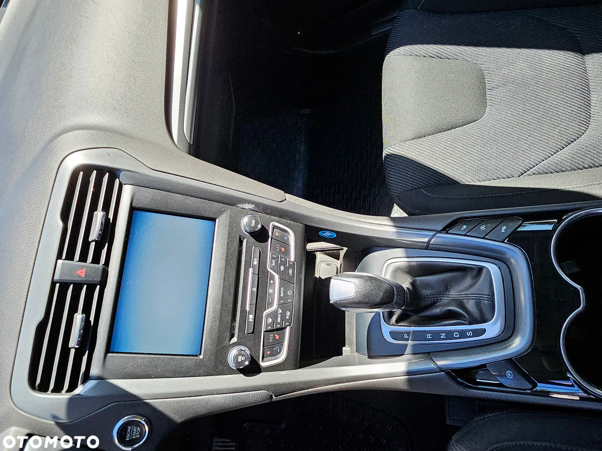Ford Mondeo 2.0 EcoBlue Titanium - 25