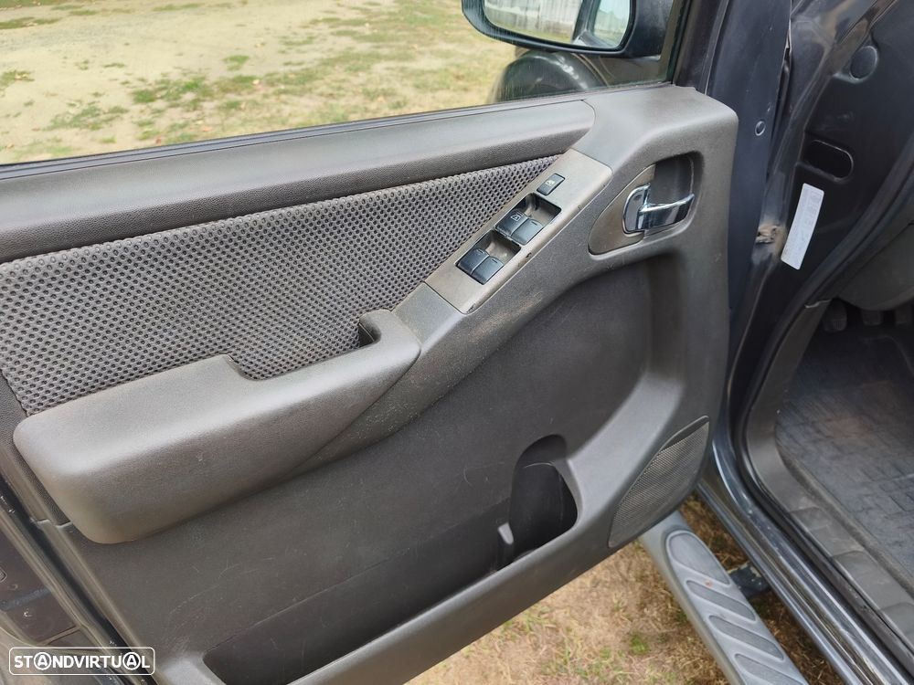 Nissan Navara 2.5 dCi CD LE - 34