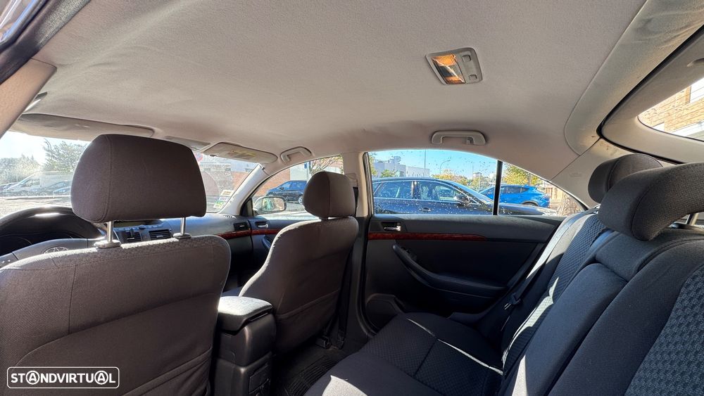 Toyota Avensis LB 2.0 D-4D - 10