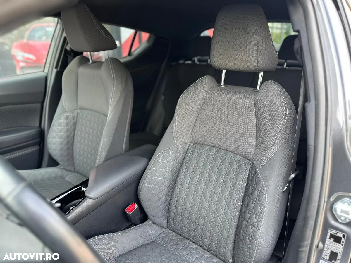 Toyota C-HR 1.8 HSD 4x2 CVT C-ult - 18
