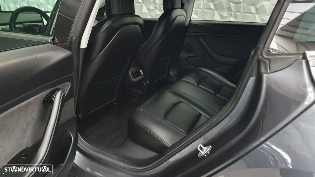 Tesla Model 3 Long-Range Dual Motor AWD - 17