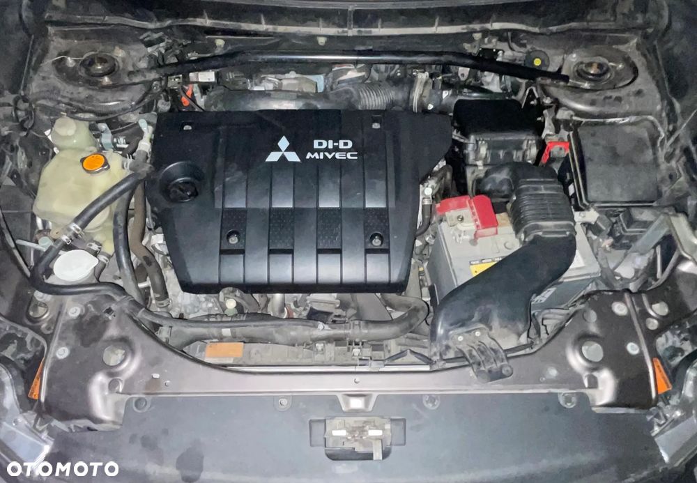 Mitsubishi Outlander 2.2 DID Intense EU5 - 7