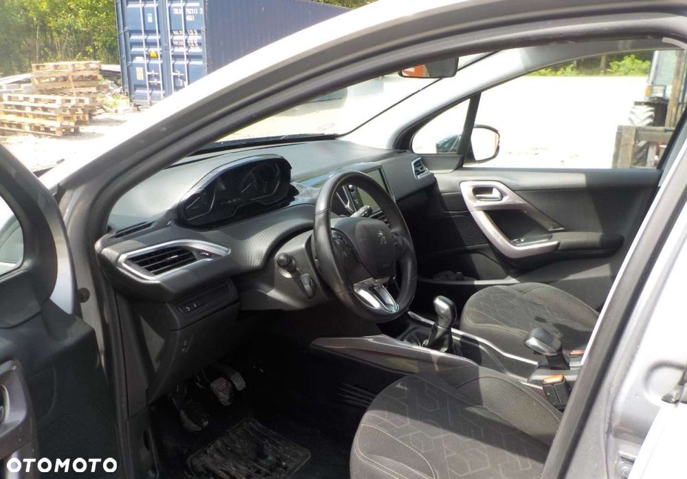 Peugeot 2008 - 18