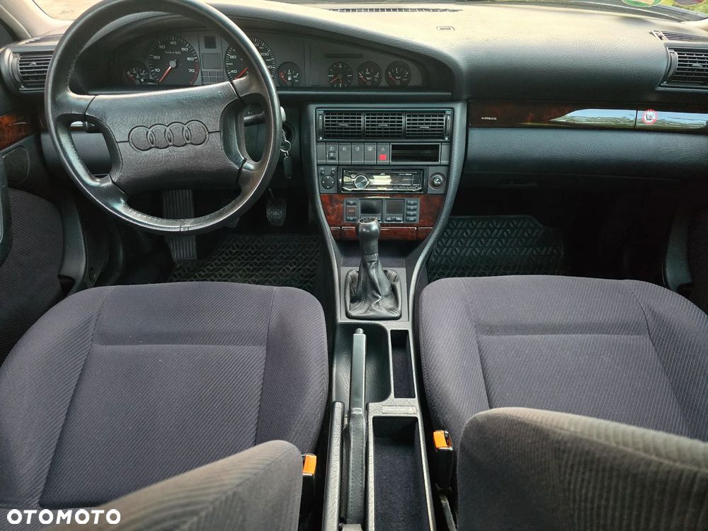 Audi 100 2.6 E - 31