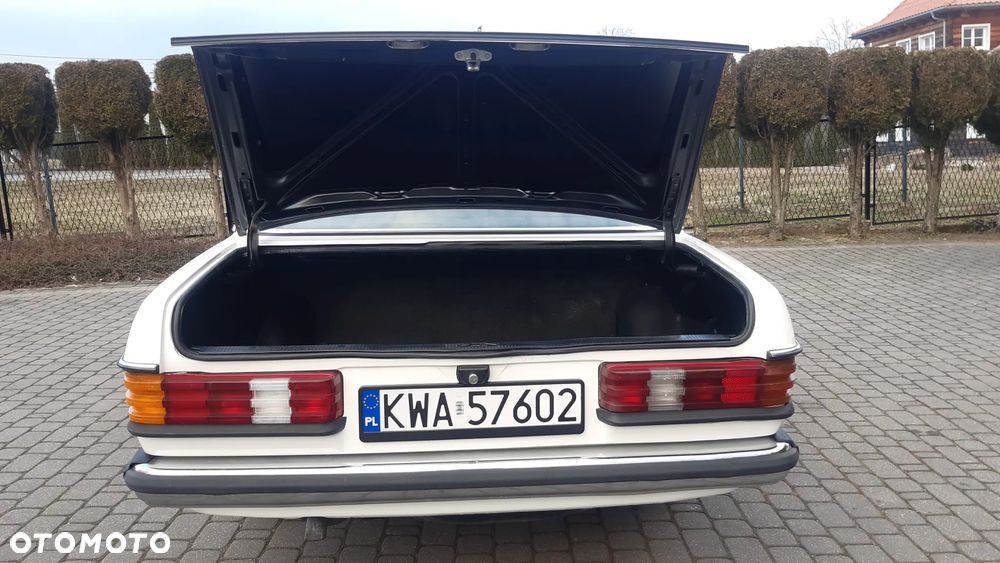 Mercedes-Benz W123 - 37