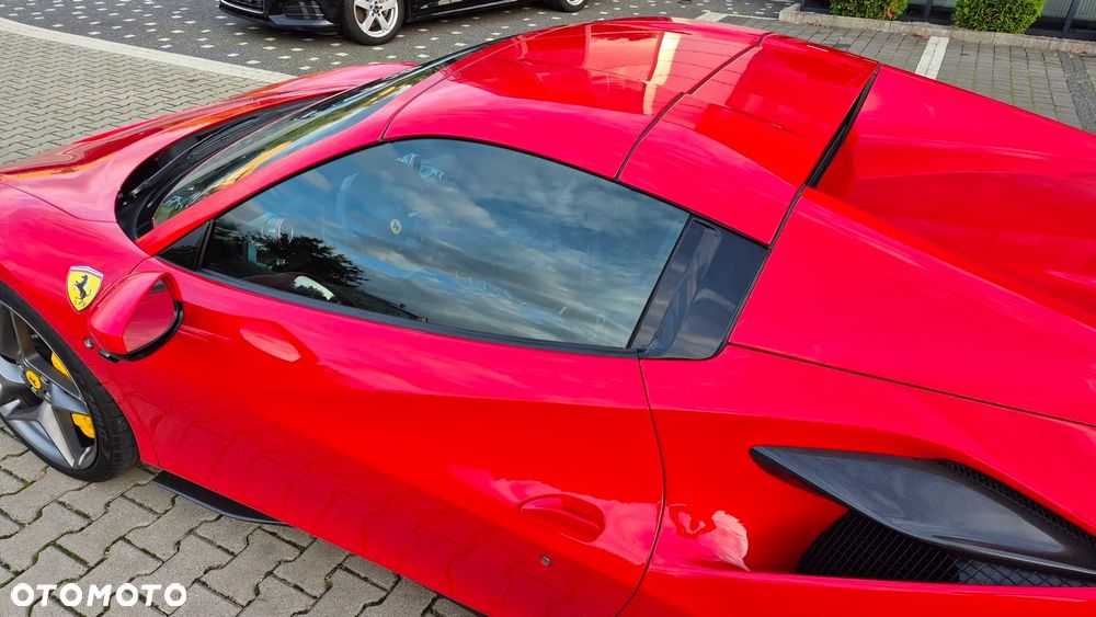 Ferrari F8 Spider - 11